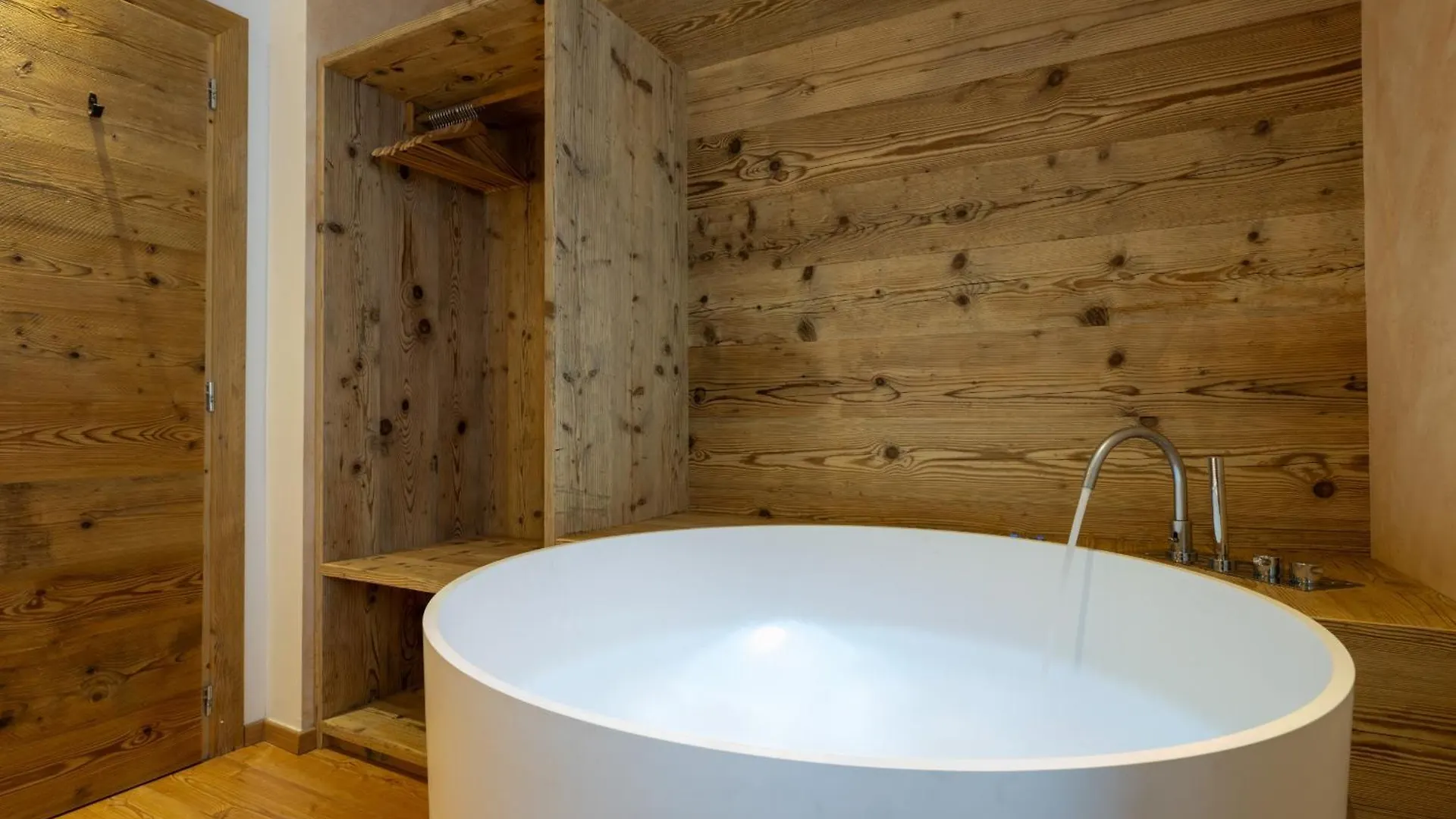 Alla Regia Wellness, Con Sauna E Vasca Idromassaggio Vodo Cadore 0*,  Italien